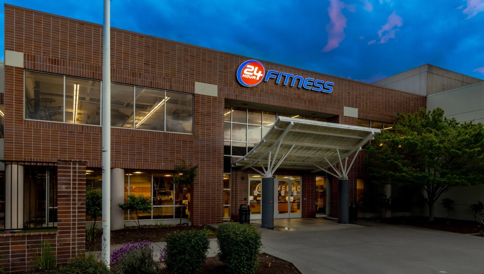 Front of 24 Hour Fitness