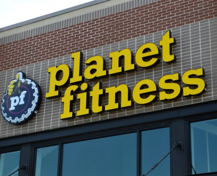 exterior shot of a Planet Fitness gym in Ohio