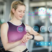 Gym member uses wearable